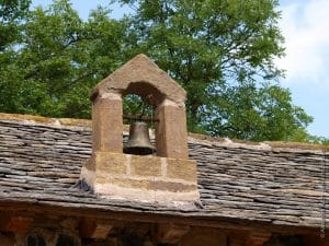 Cloche typique des maisons de Béates (Chapteuil)