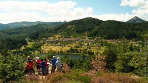 Le lac de Saint-Martial, installé dans un ancien cratère de volcan