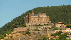 Château de Bouzols, au-dessus de la Loire